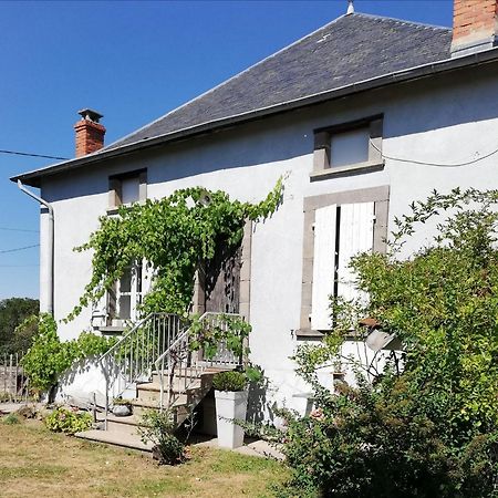 Chambre d'hôte équestre Au petit bonheur Chateldon Exterior foto
