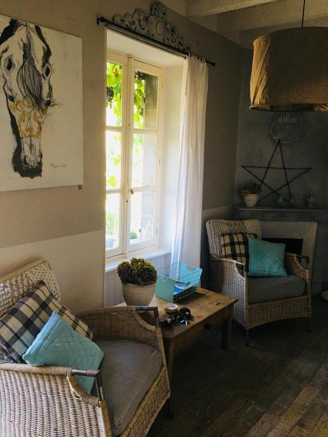 Chambre d'hôte équestre Au petit bonheur Chateldon Exterior foto