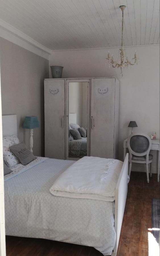 Chambre d'hôte équestre Au petit bonheur Chateldon Exterior foto