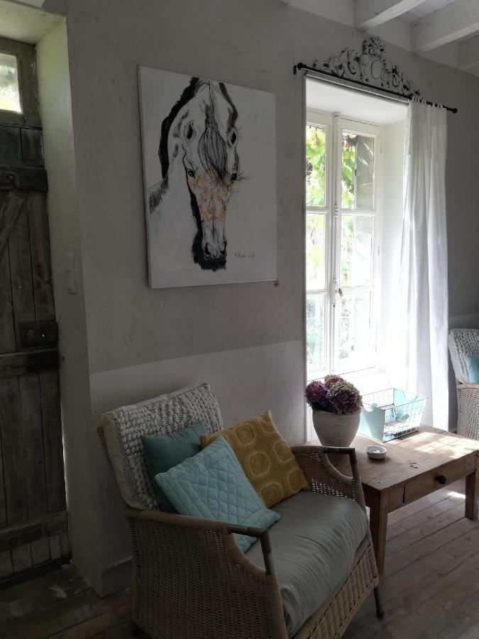 Chambre d'hôte équestre Au petit bonheur Chateldon Exterior foto