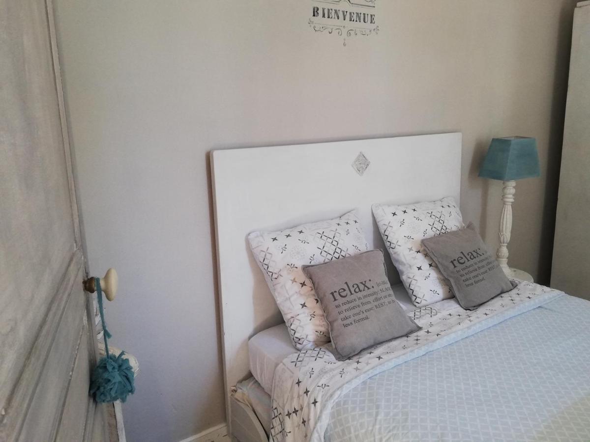 Chambre d'hôte équestre Au petit bonheur Chateldon Exterior foto